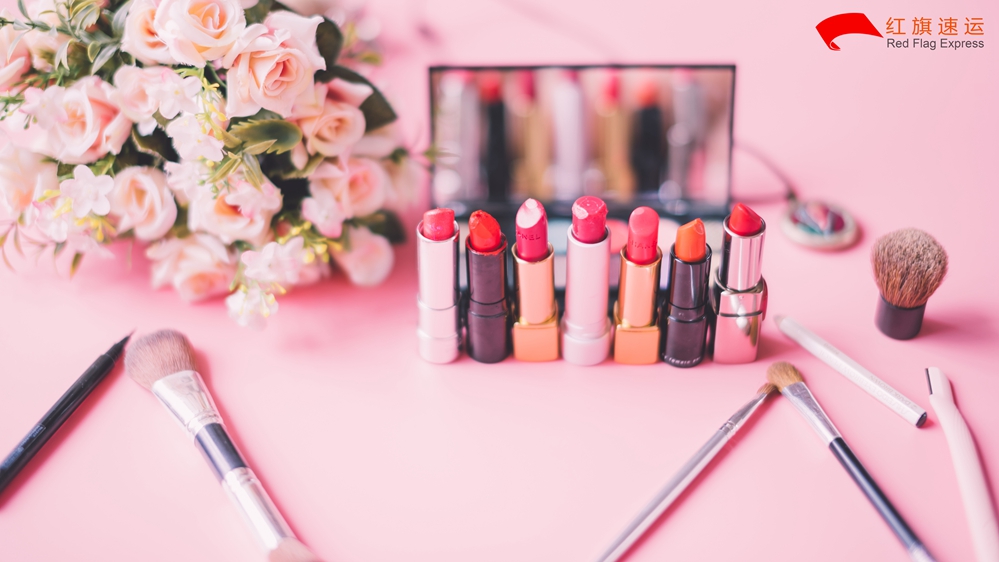 16397083288008.jpg 攝圖網_500498717_美妝口紅化妝品(企業商用)_副本.jpg